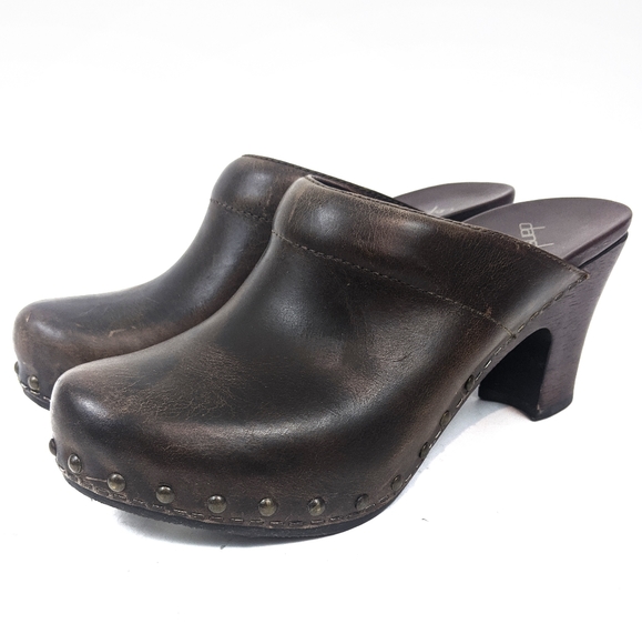 block heel clogs